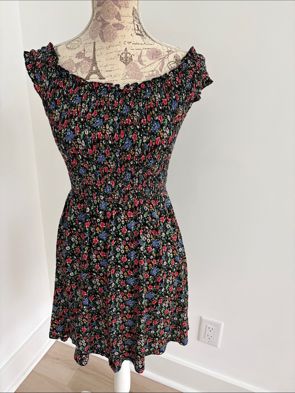 Forever 21 Black Strapless Floral Smocked Mini Dress